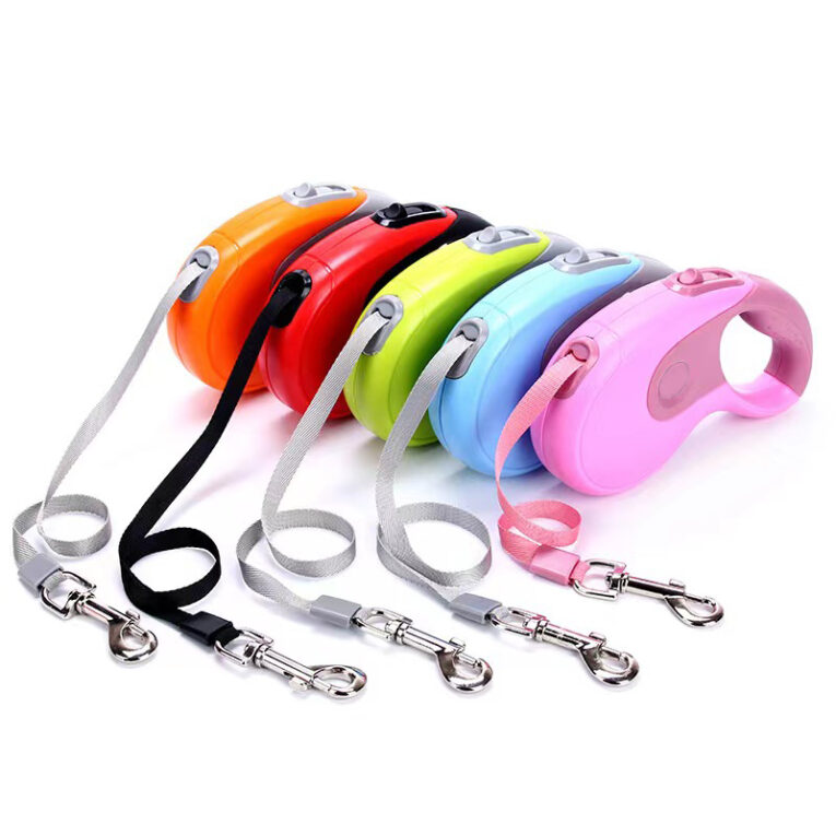 Retractable dog lead